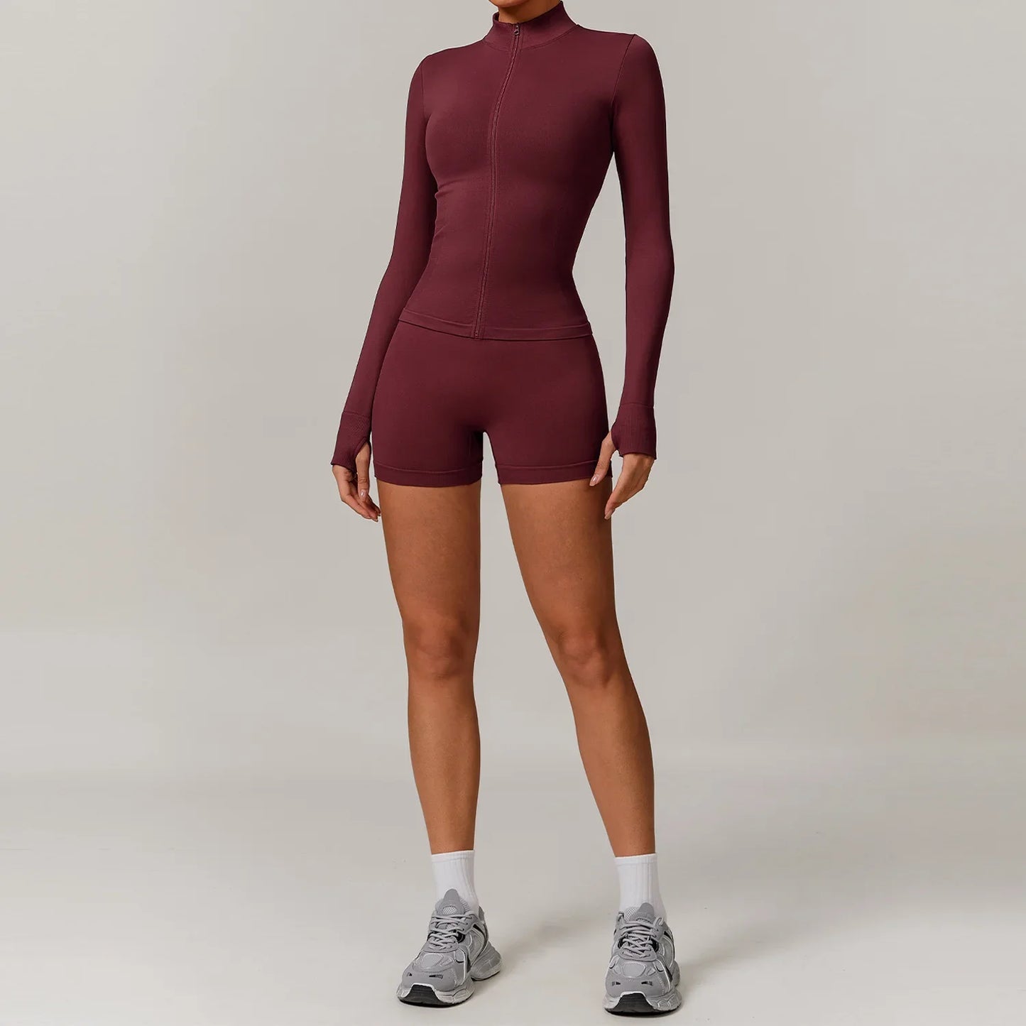 Conjunto Feminino de Treino 2 ou 3 Peças em Poliéster e Elastano – Eva